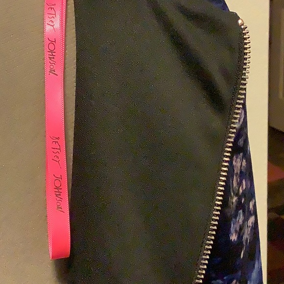 👗 Betsey Johnson Floral Print Sheath Dress 👗 - Picture 5 of 9